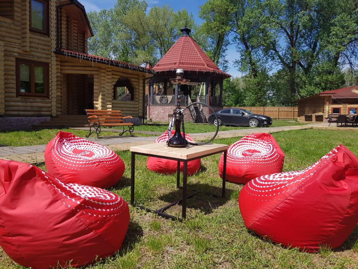 Загородный Комплекс Fort Pirnov Park Pirnove Exterior foto