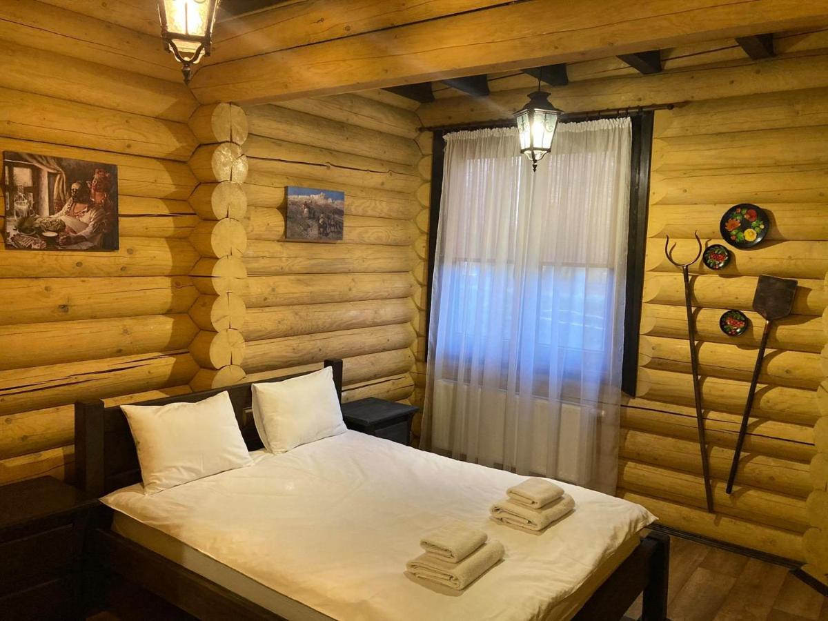 Загородный Комплекс Fort Pirnov Park Pirnove Exterior foto
