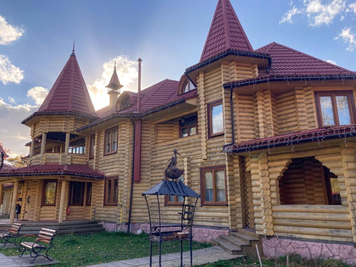 Загородный Комплекс Fort Pirnov Park Pirnove Exterior foto