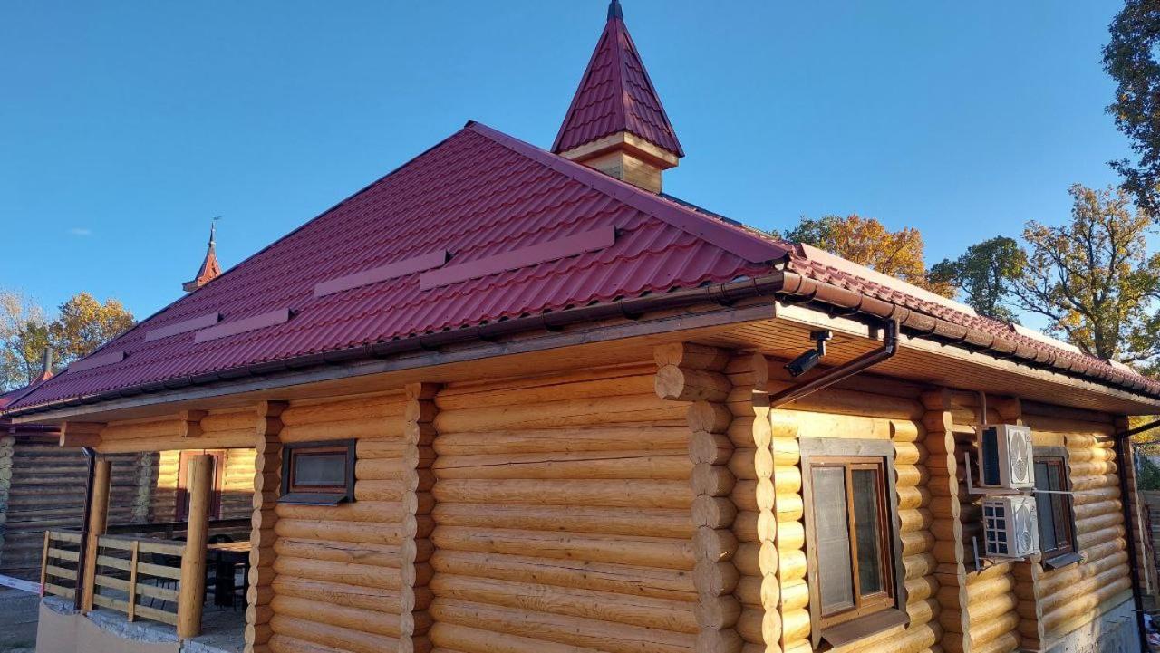 Загородный Комплекс Fort Pirnov Park Pirnove Exterior foto